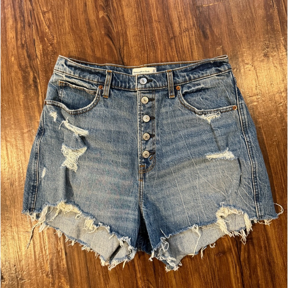 Abercrombie and Fitch Ultra high rise mom short size 31/12 Distressed Curve Love